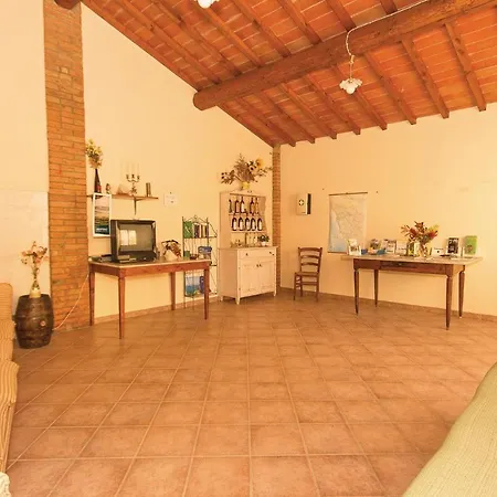 Apt, 16b